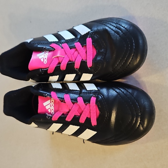 Adidas Soccer Cleats - Picture 2 of 12